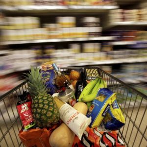 Σούπερ μάρκετ: Έως 11,75% αυξήθηκαν στα ράφια οι τιμές πριν τα μέτρα για την ακρίβεια