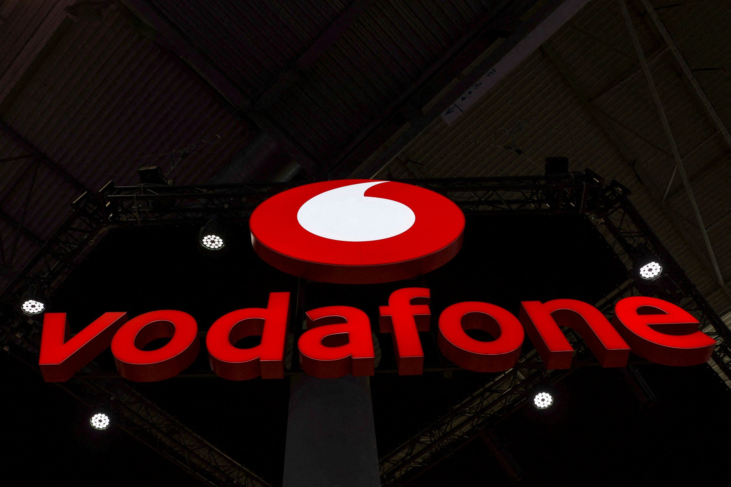 Ιταλία: Διαπραγματεύσεις Vodafone – Swisscom – Στα σκαριά deal 8 δισ. στις τηλεπικοινωνίες