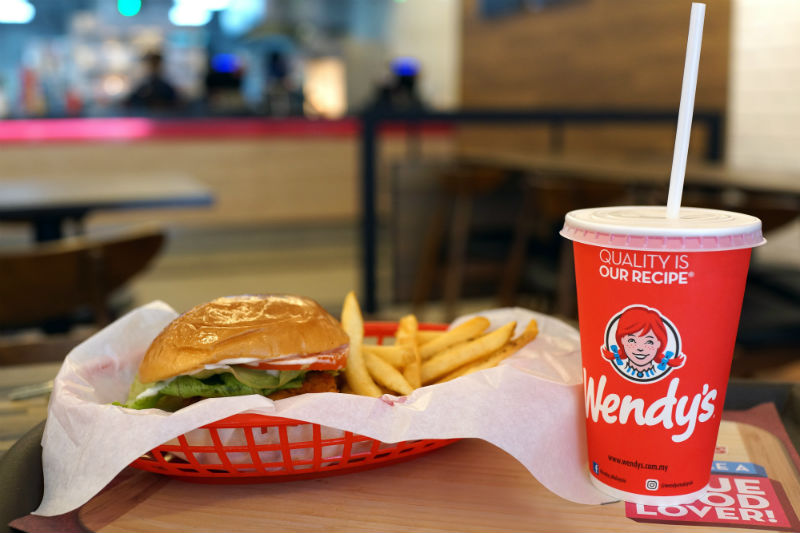 Fast food: Η Wendy’s εισάγει την δυναμική τιμολόγηση