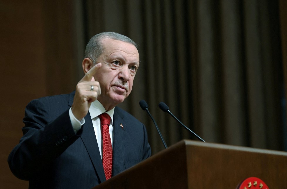 Ο Ερντογάν απειλεί πως θα στείλει στον Αλλάχ τον Νετανιάχου και το Ισραήλ του λέει να σωπάσει