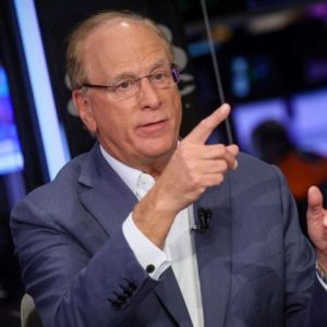 Φινκ (BlackRock): Καμπανάκι για το market timing – Κίνδυνος μείωσης 50% των αποδόσεων