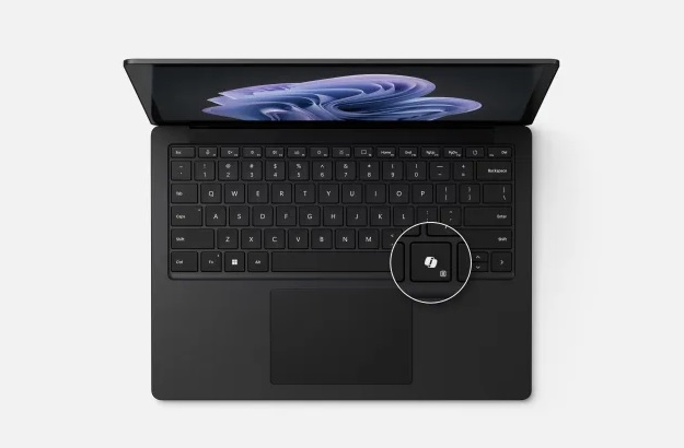 Microsoft: Ανακοίνωσε laptop με φυσικό πλήκτρο Copilot