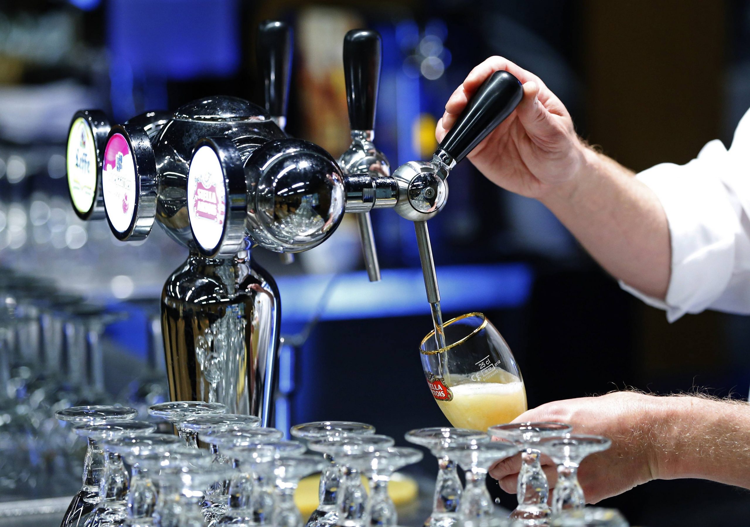 Μπύρα: Boυτιά για τη μετοχή της μεγαλύτερης ζυθοποιίας στον κόσμο AB InBV
