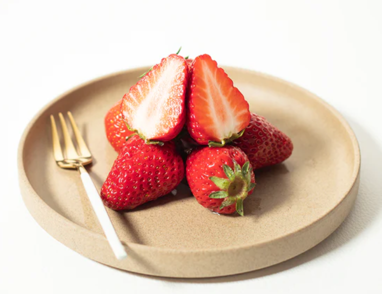 Φρούτα πολυτελείας: Τι γεύση έχει ένα πεπόνι των 120 δολαρίων και μια φράουλα που της έχουν κάνει μασάζ;