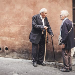 ΗΠΑ: Η φροντίδα ηλικιωμένων γίνεται οικονομικός εφιάλτης – Το Μεξικό ως εναλλακτική