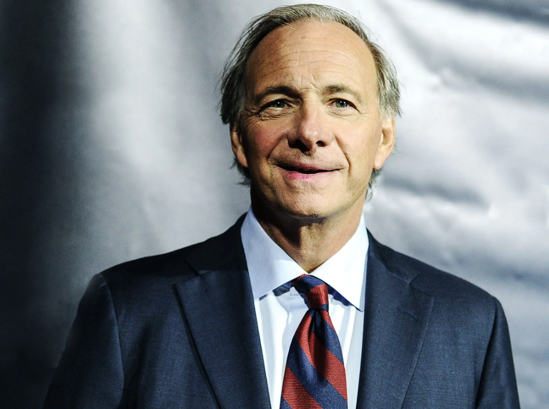 Ray Dalio για ράλι στη Wall Street: Απαιτητικές οι αποτιμήσεις, αλλά όχι φούσκα