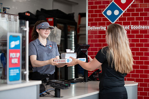 Domino’s Pizza: Αυξημένες πωλήσεις στο α’ τρίμηνο