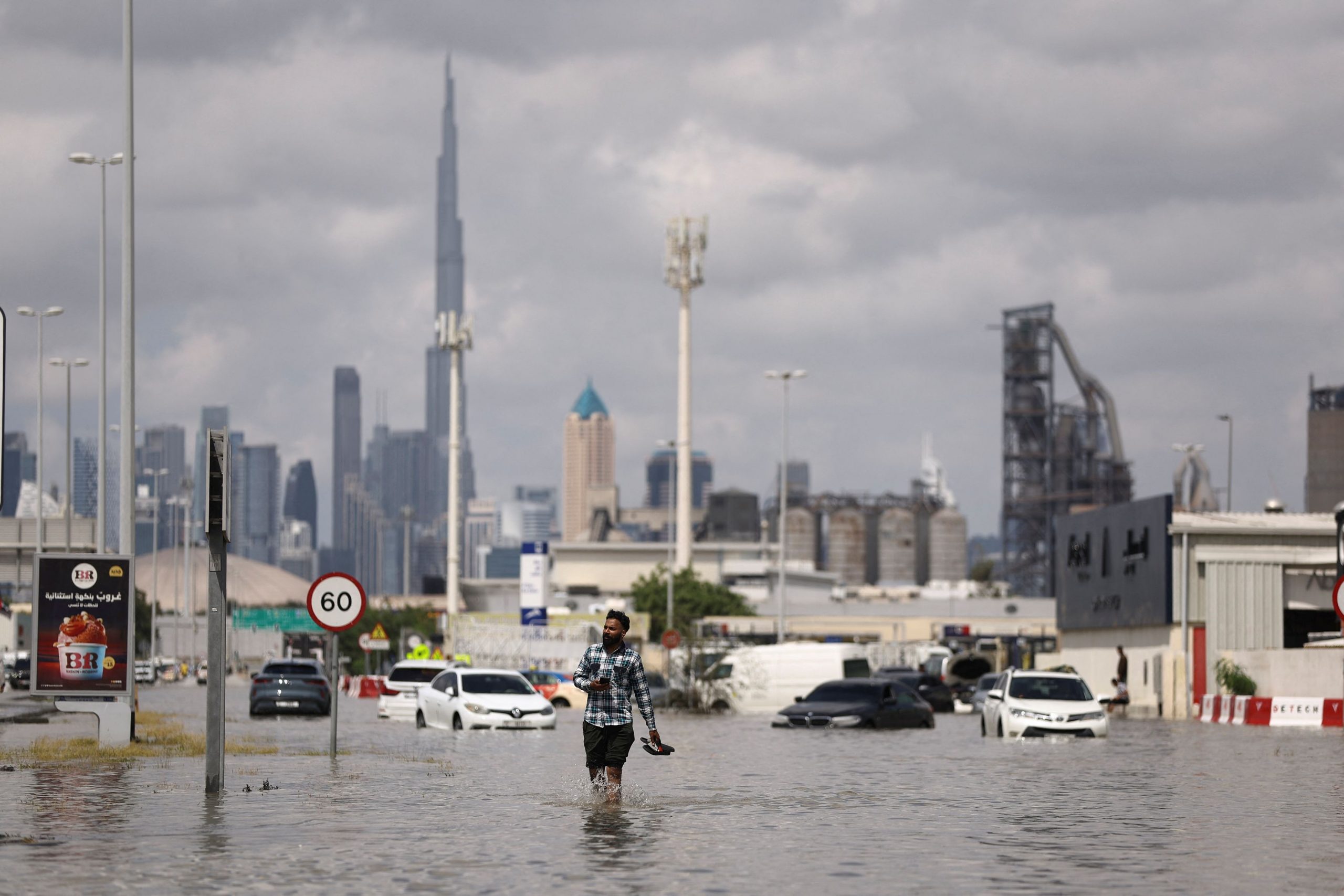 Ντουμπάι: Στο έλεος της βροχόπτωσης οι χλιδάτες κατοικίες και οι αεροπορικές