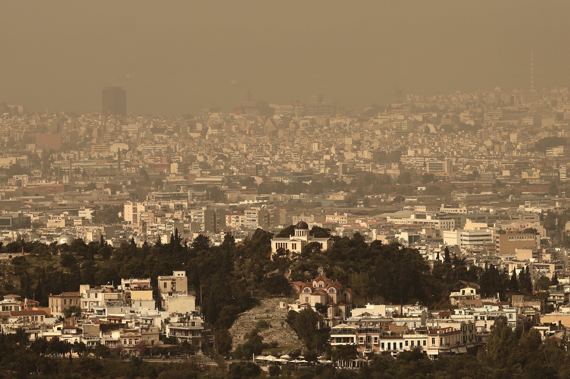 Kαιρός: Αφρικανική σκόνη, λασποβροχές και… 35άρια από τη νέα βδομάδα – Οι προβλέψεις Μαρουσάκη