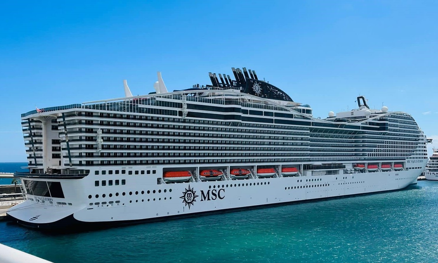 MSC: Επενδυτικές ευκαιρίες κρύβει η Ελλάδα – Η επίσκεψη στο λιμάνι του Λαυρίου