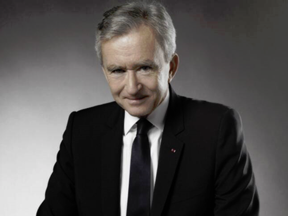 LVMH: Ο Bernard Arnault ετοιμάζει το διάδοχο σχήμα και προκαλεί… χαμό