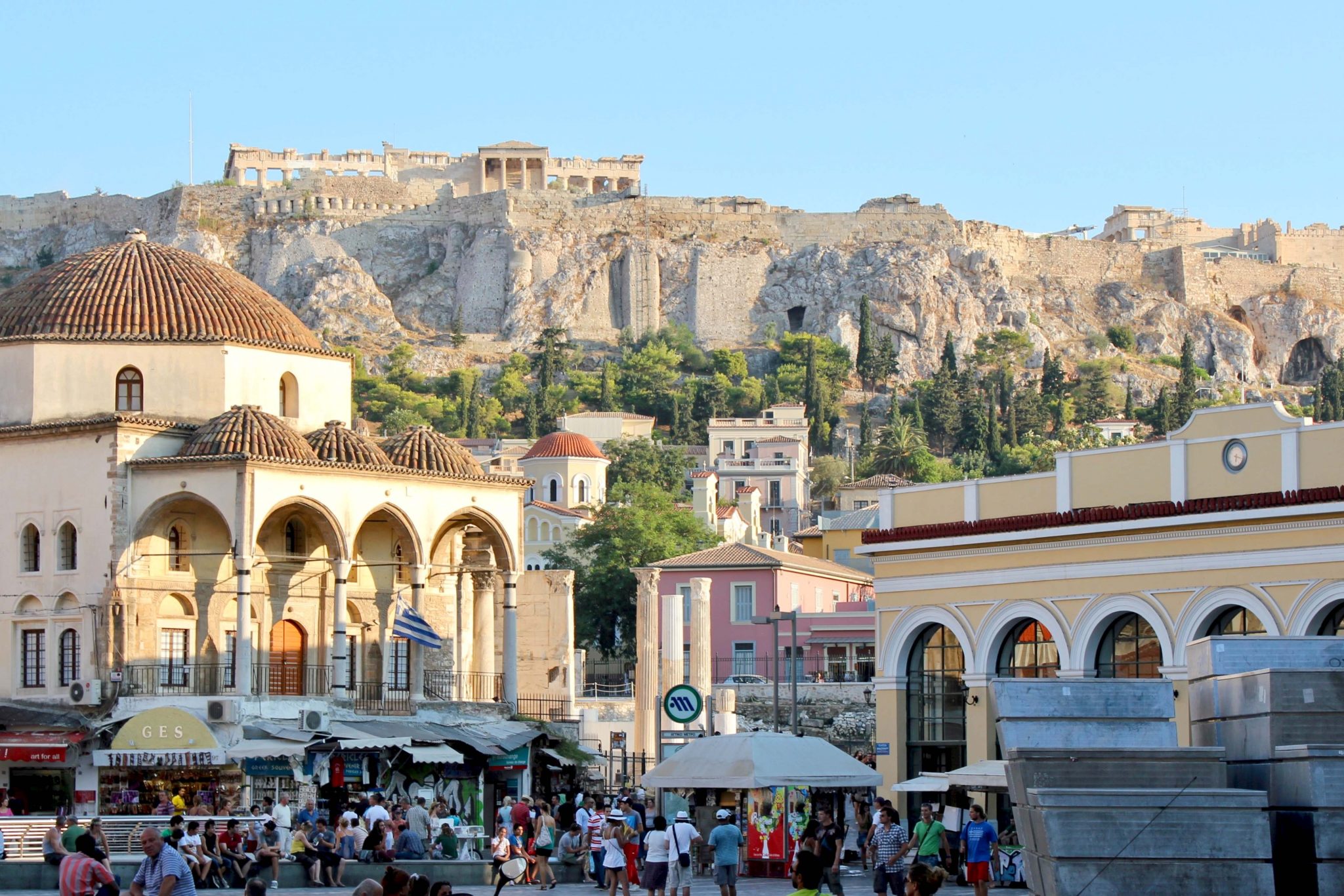 BoG Report: Short-Term Leases, ‘Golden Visa’ Causing Housing Shortage; Skyrocketing Prices in Greece