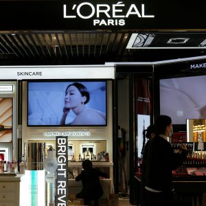 L’Oreal: Εξηγήσεις για τις φήμες συγχώνευσης και απολύσεων στο Χονγκ Κονγκ