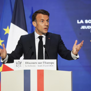 Γαλλία: Κλείδωσε επενδύσεις 15 δισ. ο Μακρόν – Τα deals και οι καλεσμένοι στο «Choose France Summit»