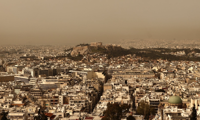 Καιρός: Αφρικανική σκόνη και πολύ υψηλές θερμοκρασίες