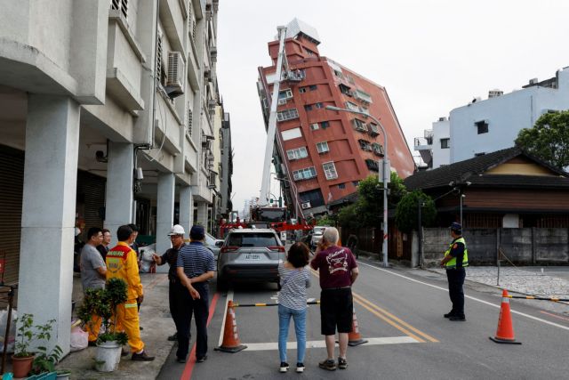 Σεισμός στην Ταϊβάν: 10 νεκροί και πάνω από 650 εγκλωβισμένοι