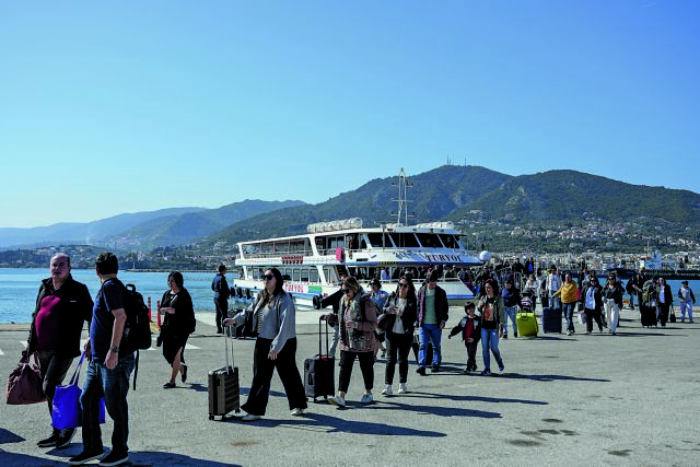 Τουριστική βίζα: Καλώς ήρθε η τουρκική λίρα στα νησιά του Αιγαίου