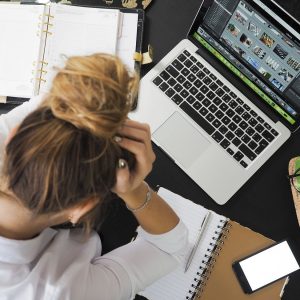 Γυναίκες: Πληρώνονται τουλάχιστον 200 ευρώ λιγότερο από τους άντρες