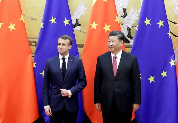 Επίσημη επίσκεψη Σι Τζινπίγνκ στο Παρίσι: «Χρειαζόμαστε τους Κινέζους», δηλώνει ο Μακρόν