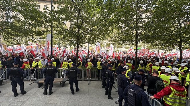 Πολωνία: Χιλιάδες αγρότες διαδήλωσαν ενάντια στην «πράσινη συμφωνία» της ΕΕ