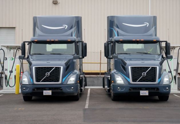 Amazon: Εγκαίνια για τα πρώτα ηλεκτρικά φορτηγά για λιμάνια