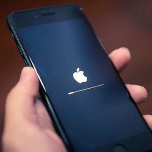 iPhone: Γιατί η απειλή Τραμπ για δασμούς δεν είναι αρκετή για να φέρει την παραγωγή στις ΗΠΑ