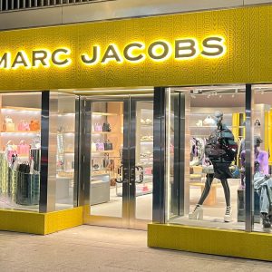 LVMH: Θα πουλήσει την Marc Jacobs στην WHP