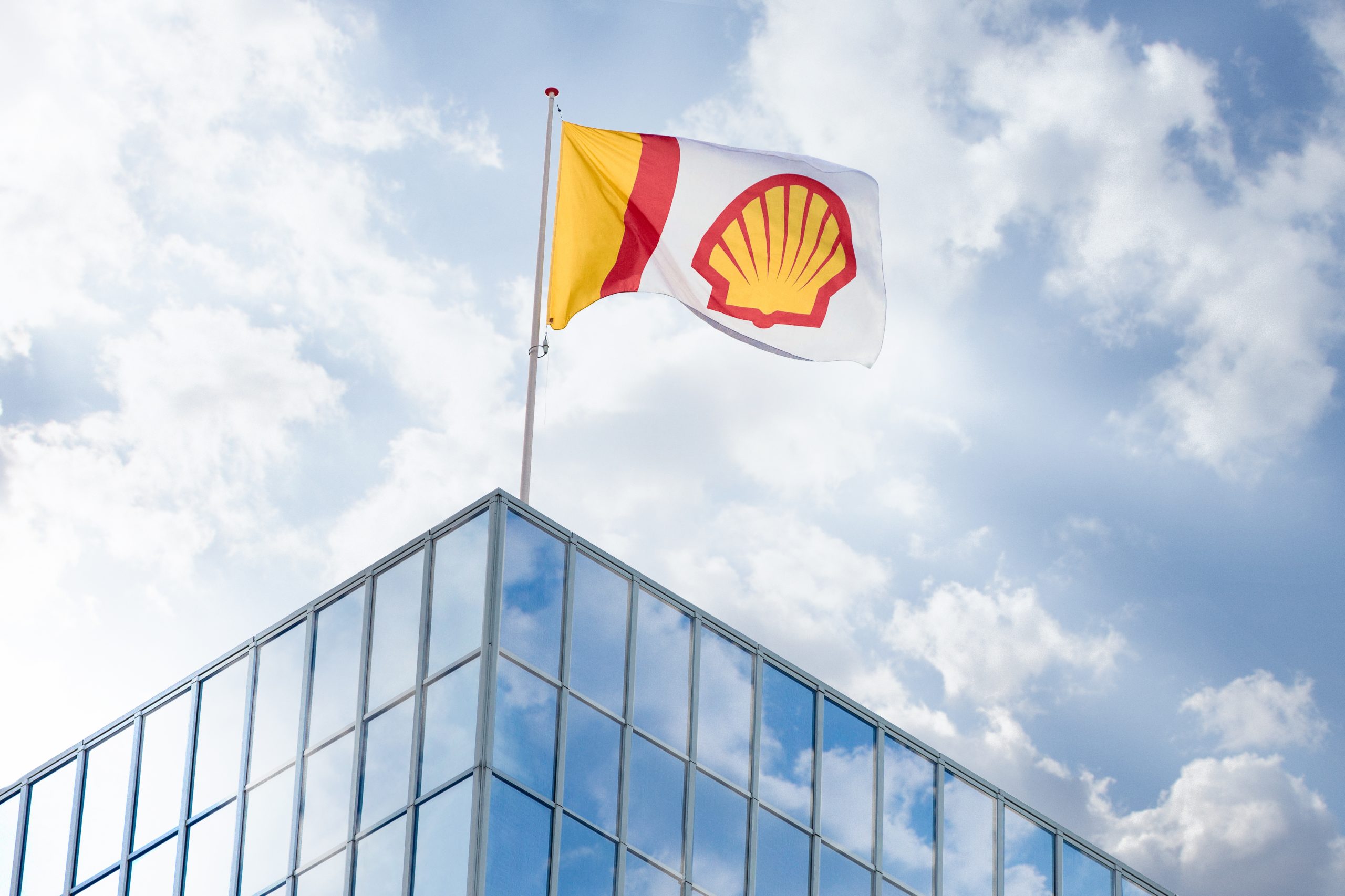 Shell: Κέρδη πολύ πάνω από τις εκτιμήσεις στο α΄ τρίμηνο παρά τις χαμηλότερες τιμές του φυσικού αερίου