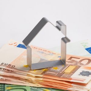 ΕΝΦΙΑ: Ο εξαετής εμπαιγμός της μεσαίας τάξης…