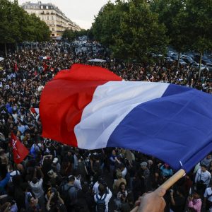 Γαλλία: «Βόμβα» για δημοψήφισμα με ερώτημα ένα προϋπολογισμό λιτότητας