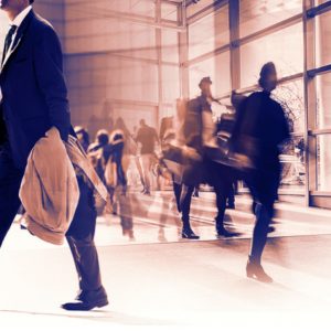Τράπεζα της Ελλάδος: Περαιτέρω ενίσχυση της απασχόλησης – «Ηπιότερες» αυξήσεις μισθών
