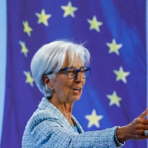 Λαγκάρντ: Αυτή είναι η στιγμή για το «παγκόσμιο ευρώ»