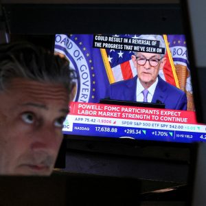 Wall Street: Το βλέμμα σε Fed και Μέση Ανατολή