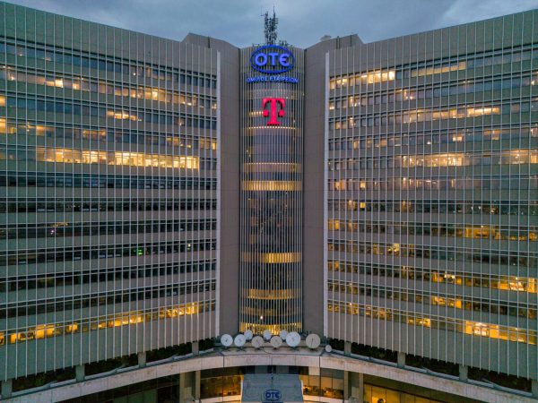 Cosmote Telekom: Είσοδος στον κόσμο της Magenta
