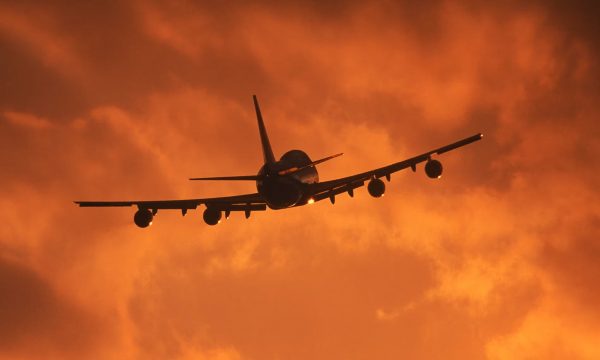 Αεροπορικές: Οι υψηλές τιμές των εισιτηρίων απειλούν τις καλοκαιρινές πτήσεις