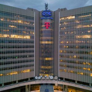 Cosmote Telekom: Είσοδος στον κόσμο της Magenta