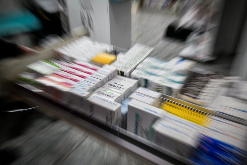 Φάρμακα: «Κόφτης» 300 εκατ. ευρώ από τον Οκτώβριο