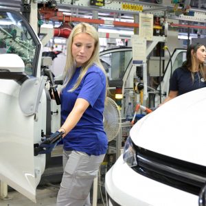 Ευρωπαϊκή αυτοκινητοβιομηχανία: Μήνυμα στην ΕΕ να αντιγράψει την Κίνα στην πολιτική των EV