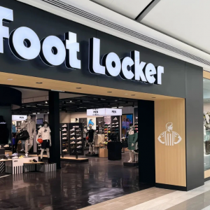 Dick’s: Εξαγοράζει τη Foot Locker αντί 2,4 δισ. δολ.