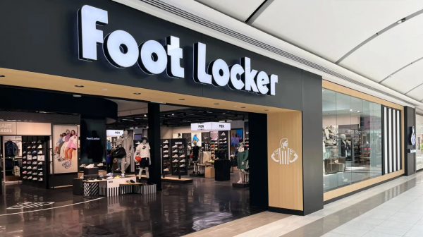 Dick’s: Εξαγοράζει τη Foot Locker αντί 2,4 δισ. δολ.