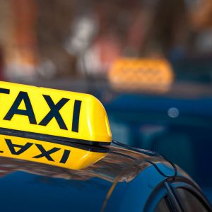 Cabbie Arrested for Demanding 310€ For Airport to Center Ride