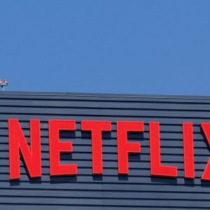 Netflix: Εξαγόρασε την Warner Bros. έναντι 72 δισ. δολ.