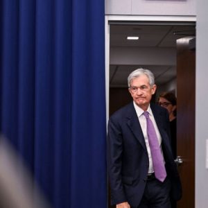 Fed: Τι δείχνει η δημοσκόπηση του Reuters για τα επιτόκια