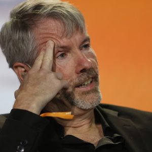 Κρυπτονομίσματα: Οι αποθησαυριστές ψηφιακών tokens τα εγκαταλείπουν καθώς οι μετοχές τους καταρρέουν