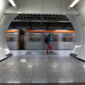 ΣΤΑ.ΣΥ: Ως και 30.000 επιβάτες στο πρώτο βράδυ 24ωρης λειτουργίας του Μετρό