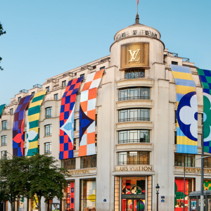 LVMH, Kering: Ανοίγουν συνεχώς νέα καταστήματα – Τι έδειξε η έρευνα της Cushman & Wakefield