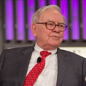 Γουόρεν Μπάφετ: Μειώνει τη συμμετοχή του στην Apple