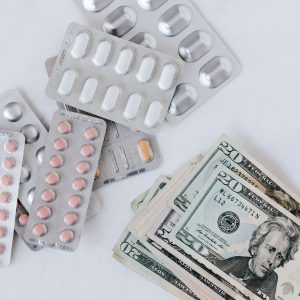ΗΠΑ: Βάζει «φωτιά» στη φαρμακευτική αγορά ο Τραμπ