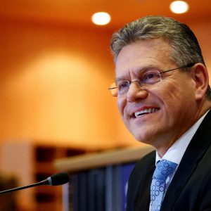 ΕΕ: Κλάδος ελαίας 50 δισ. στις ΗΠΑ για να «εξευμενίσει» τον Τραμπ