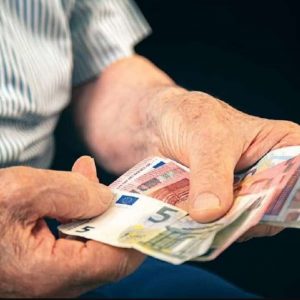 Συντάξεις: Στις 19 Δεκεμβρίου οι πρώτες καταβολές